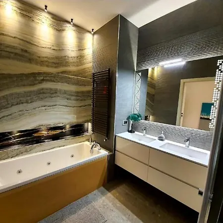 Jasmine Garden Apartman *