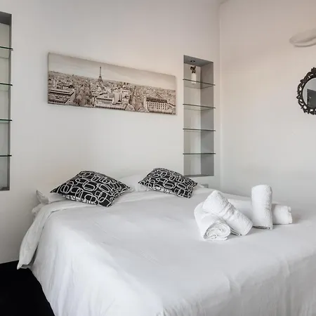 Stylish Top-floor Apt; Design Disctrict דירה