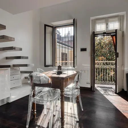 Stylish Top-floor Apt; Design Disctrict דירה *