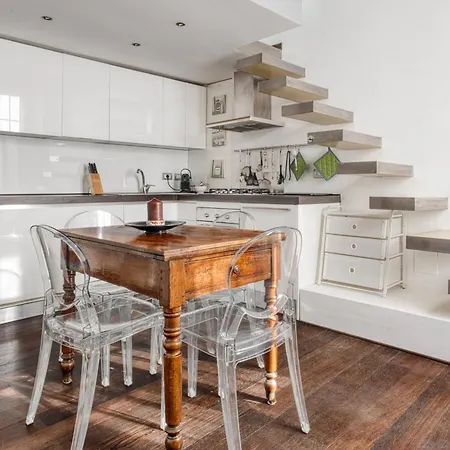 Stylish Top-floor Apt; Design Disctrict * מילאנו