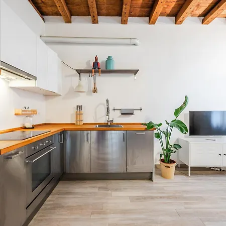 200mt Metro - Design For Creative Living *