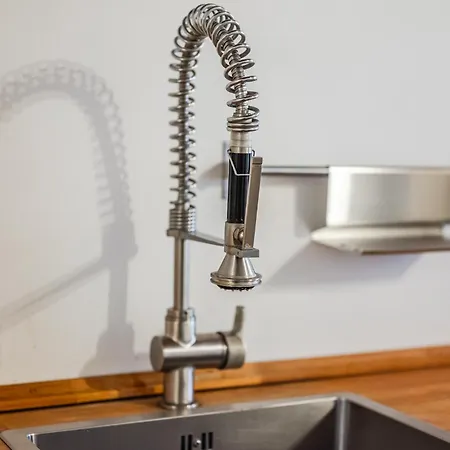 200mt Metro - Design For Creative Living شقة *