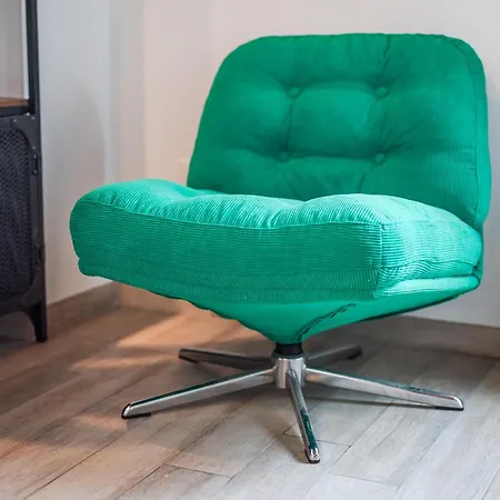 200mt Metro - Design For Creative Living *