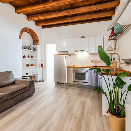 200mt Metro - Design For Creative Living Apartament *