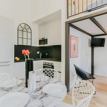 Casa In Palazzo Liberty - E Ben Collegato Appartement