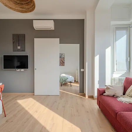 Urban View - Argonne Apartament *
