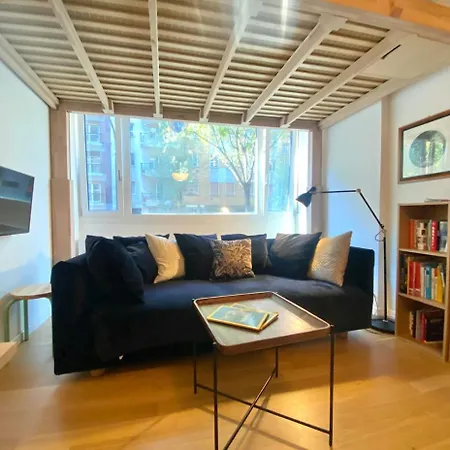 Yu's Cozy Near Citylife شقة