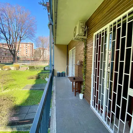 Guesthost - M1 Gambara Balcony Mailand