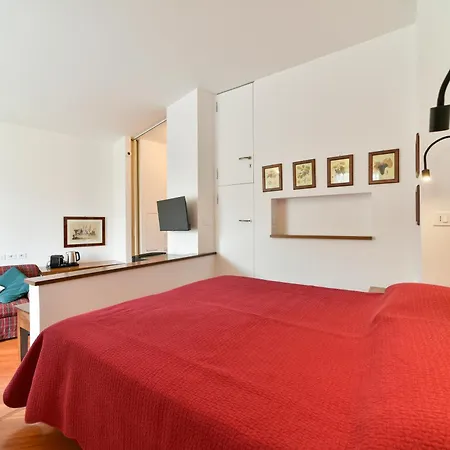 Monforte 19 - * Milan