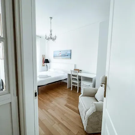 White Pearl - Citycenter - Large & Elegant Flat Apartman *