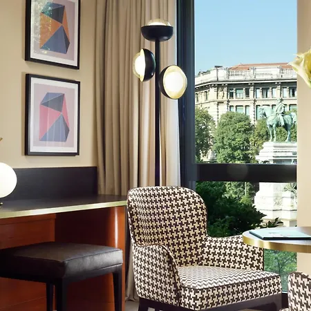 Cusani 4* Μιλάνο