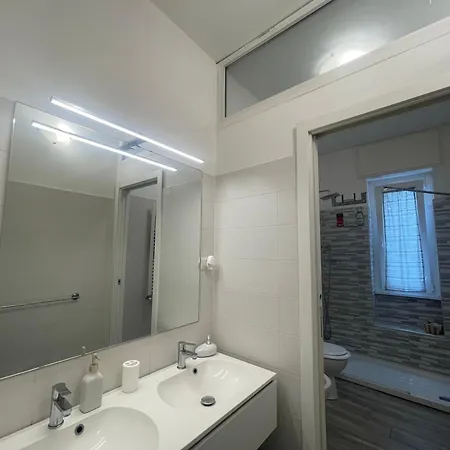 Gardone - Ampio Con 2 Da Letto - Comodo Per Duomo! Appartement Milaan