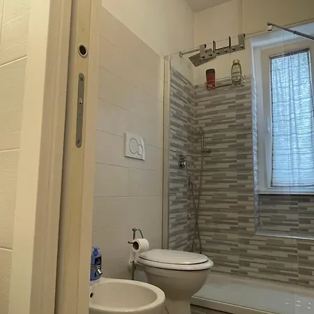 Gardone - Ampio Con 2 Da Letto - Comodo Per Duomo! *