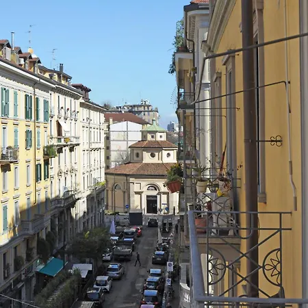Lecco شقة ميلان