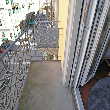 Lecco شقة