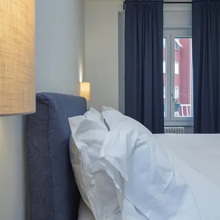 Spacious 2bdr With Balcony Arco-sempione Area, By Rentopolis * Mediolan