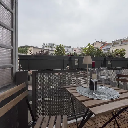 Spacious 2bdr With Balcony Arco-sempione Area, By Rentopolis * Mediolan