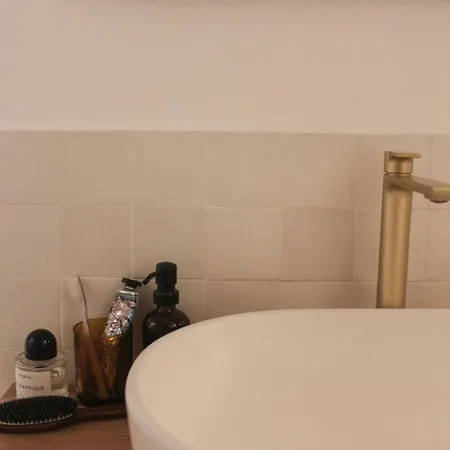 Porta Romana - Lusso E Calore In Un Bilocale Di Design アパート