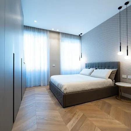 Апартаменты Palazzo Fontana Duomo View Golden House Милан