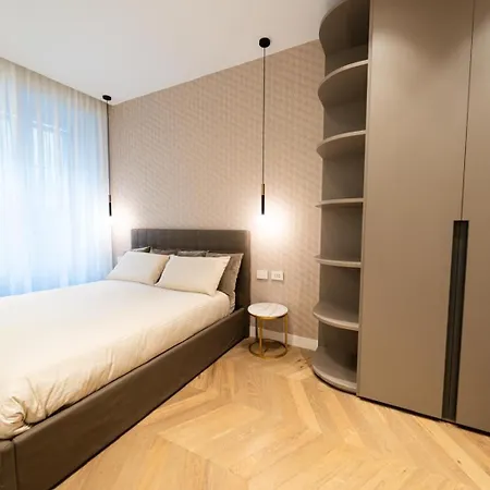 Palazzo Fontana Duomo View Golden House *