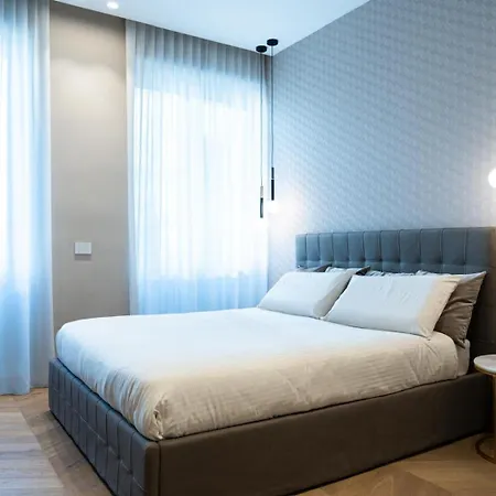 Апартаменты Palazzo Fontana Duomo View Golden House *