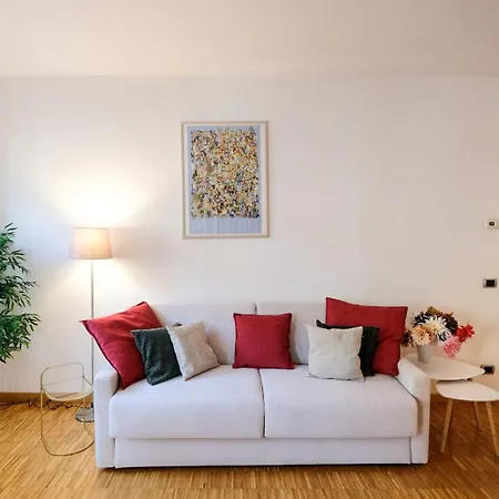 Luminoso Nell'incantevole Milanoisola アパート *