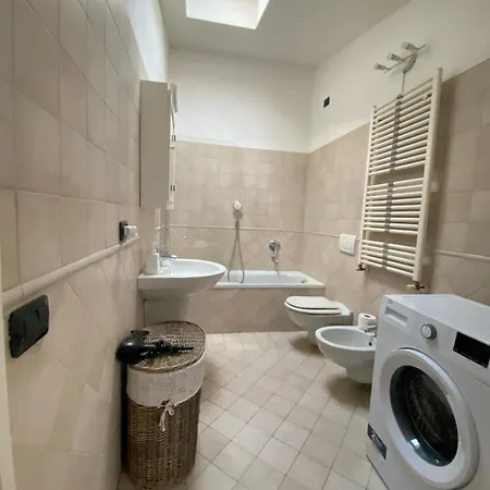 Apartment Skyline Isola Mailand