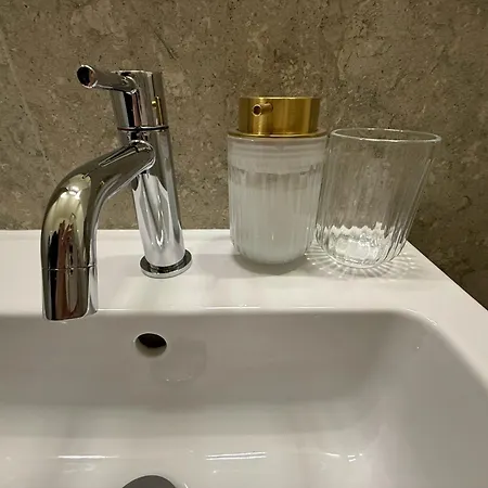 Elegante Nel Centro Di Μιλάνο