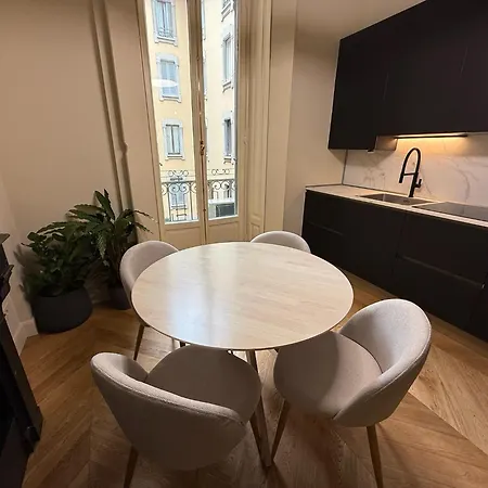 Luxury Design 1br 1ba High Ceilings *
