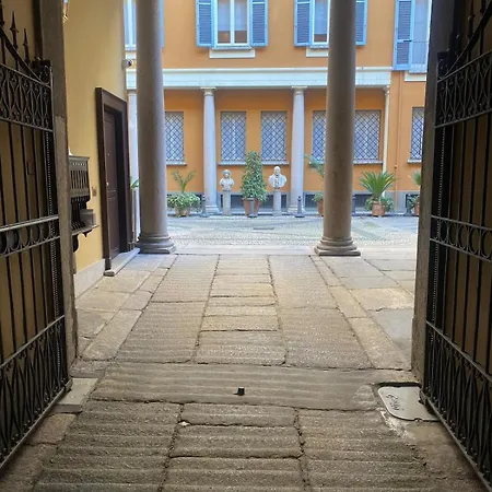 Brera Center Milano-the Art Of Living-metro Apartment *
