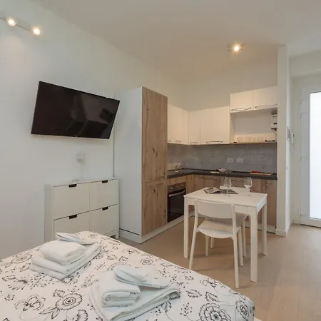 Modern & Functional Steps From Bosco Verticale & Gae Aulenti * Milánó