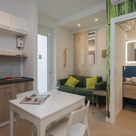 Modern & Functional Steps From Bosco Verticale & Gae Aulenti Apartman Milánó