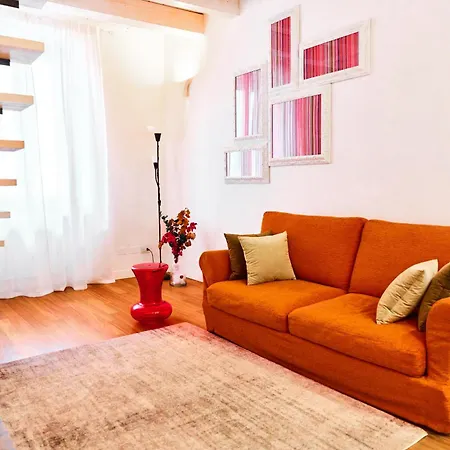 Riverside Loft Navigli - Spacious Two-bedroom アパート