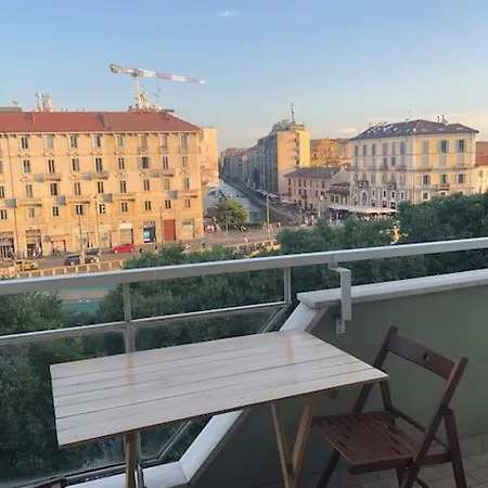 And Sunny - Navigli Milão