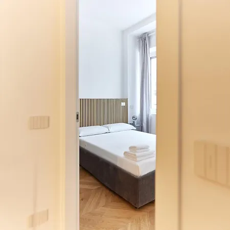 Duomo Imperial Suits - Modern And Comfortable * Mailand