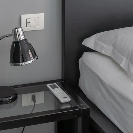 Apartament Modern And Comfortable In Cenisio Area Mediolan