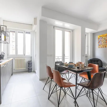 Modern And Comfortable In Cenisio Area * Mediolan