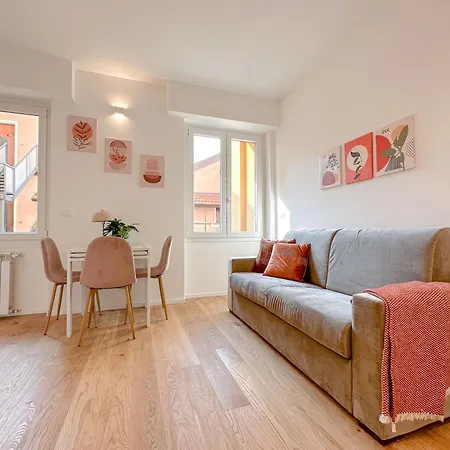 Gioia 67 - 5 Min Dalla Stazione Apartament