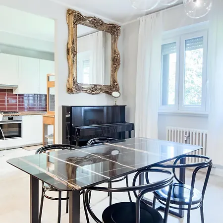 Isola Trendy Retreat - Large Flat, Appartement Milan