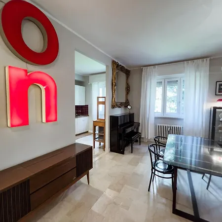 Appartement Isola Trendy Retreat - Large Flat,