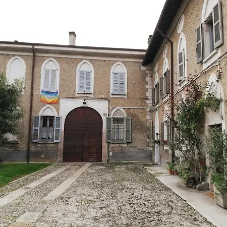 Cozy In A Secret Corner Of Apartment Milan