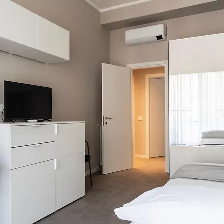 Youhosty - 3 Bedroom Citta Studi Апартаменты
