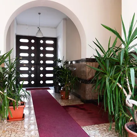 Youhosty - 3 Bedroom Citta Studi Апартаменты