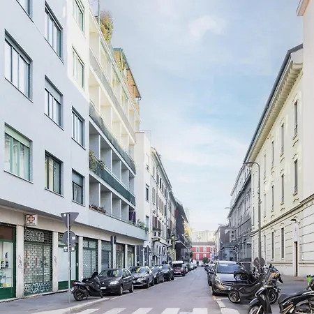 Easylife - - Commenda 31 - Porta Romana Appartement *