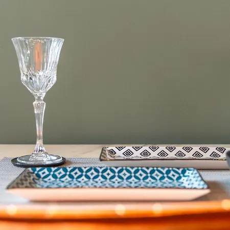 - Elegant Apartman