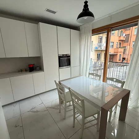 3-bedroom - Sleeps 7 - With Gym アパート
