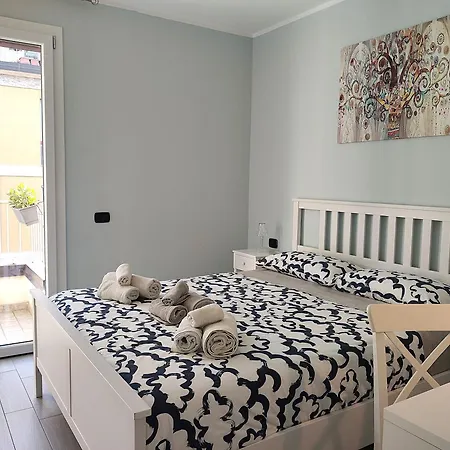 Matthias - - Modern And Cozy Flat, Close To The Metro - 15 Min From Station, Close To San Raffaele