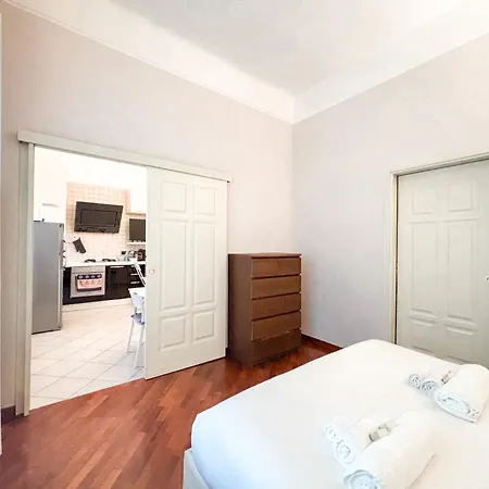 Nel Cuore Di Via Tortona Milano