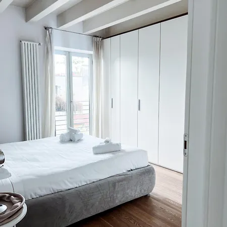 Garden Penthouse - Large & Trendy Flat, *