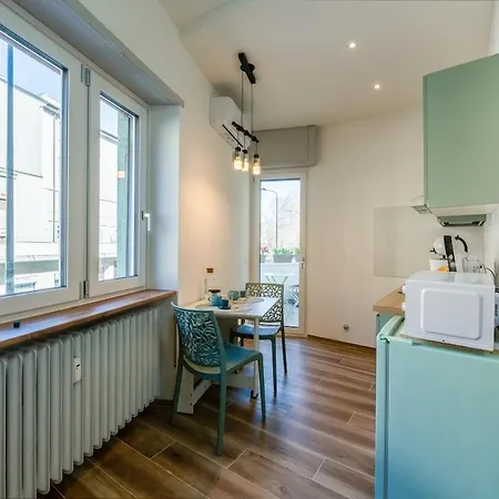 Comfort & Design Minutes Away From The Centre